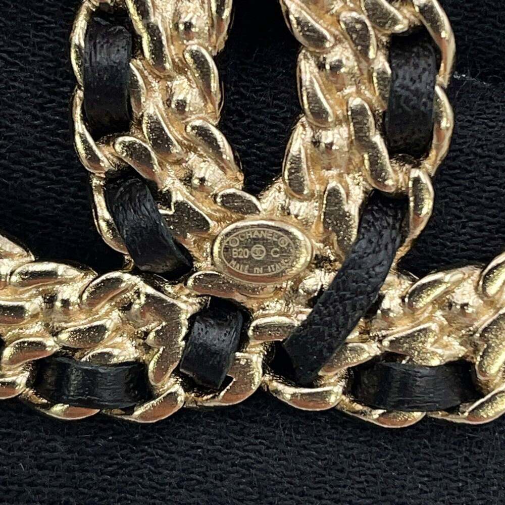 CHANEL Leather Logo Brooch - Picture 7 of 8